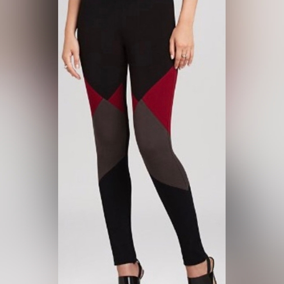 *NWOT* BCBGMaxAzria Jude Black and Red Leggings with Geometric Pattern - Picture 1 of 7